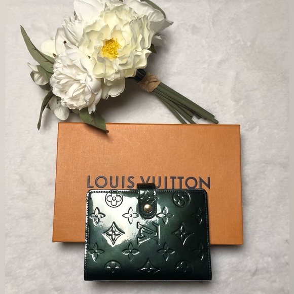 Louis Vuitton Authentic Green Vernis Agenda w/Ruler/Card Slots(Date Code:SP1160) - Picture 3 of 14